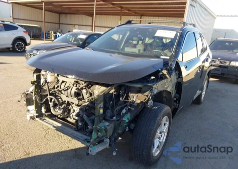 2020 Toyota Rav4 Xle z USA, uszkodzony, nr VIN 2T3W1RFV8LW073843